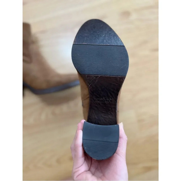 Johnston & Murphy Braelyn Italian Suede boots Size 5.5 - Picture 5 of 8